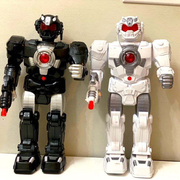 Other - 2 RoboZ animated , 2 YARMOSHI walking Robots battery operated. 15 inches tall
